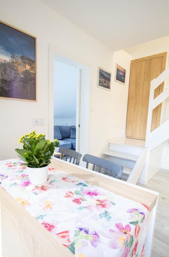 Apartament Petunia Lägenhet Duszniki Zdrój Exteriör bild